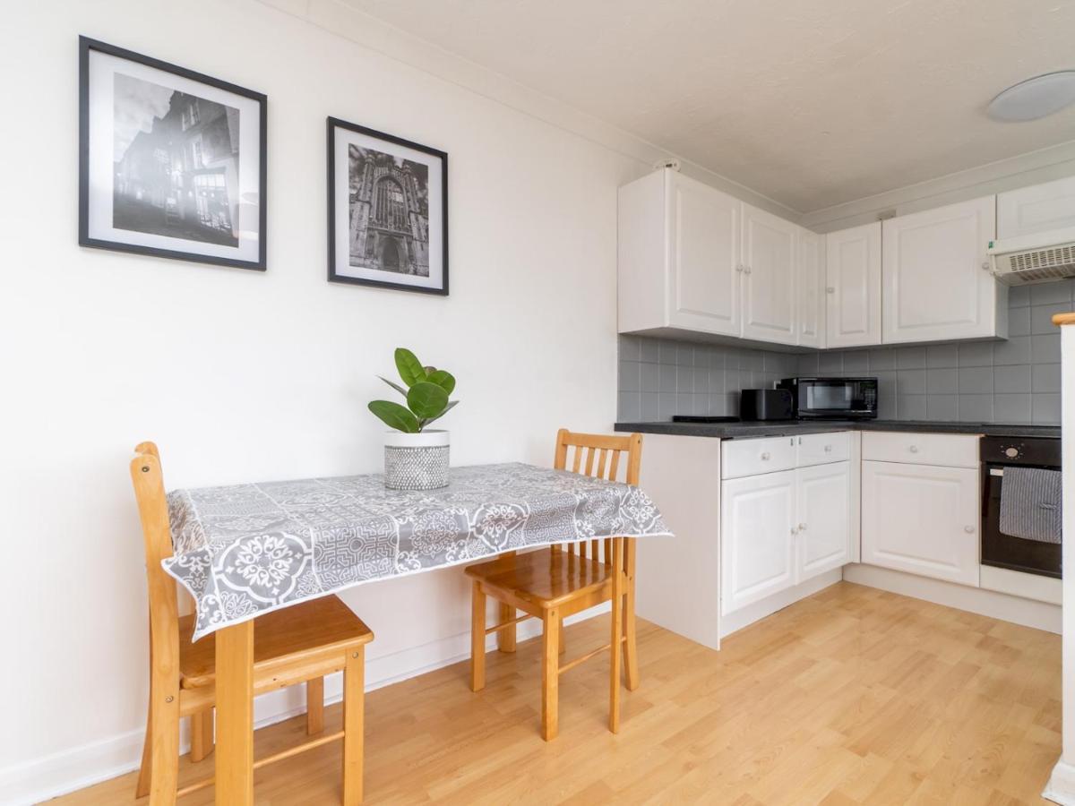 Pass The Keys One Bed Flat With Stunning Views And Free Parking Apartment Bath Exterior photo